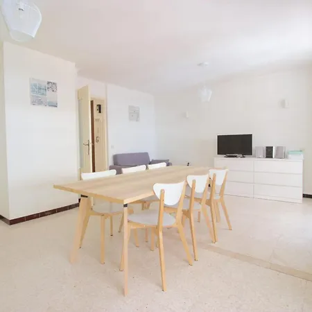 Apartment Center - 1 Bedroom - 4 People